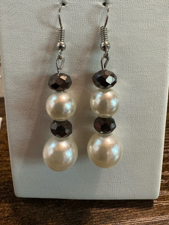 unbranded Jewelry - Pearl & Black Crystal Beaded Dangle Earrings Silver Tone Elegant Statement